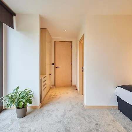 Sleeper - Sleeps 8 Scarborough