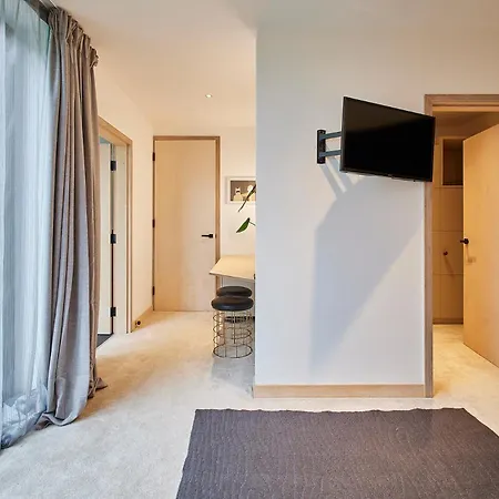 Sleeper - Sleeps 8 * Scarborough