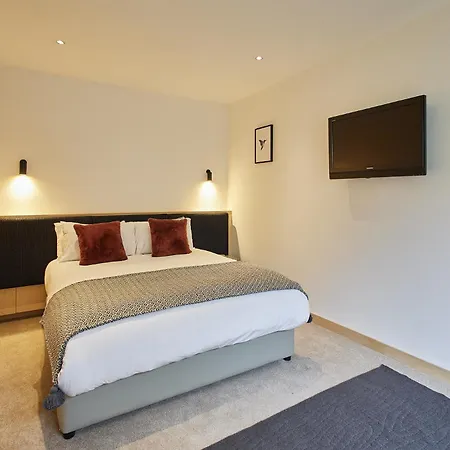 Sleeper - Sleeps 8 * Scarborough