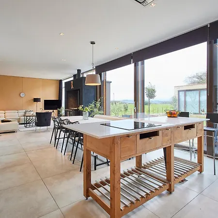 Sleeper - Sleeps 8 *