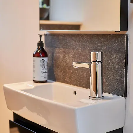 Holiday home Sleeper - Sleeps 8 *