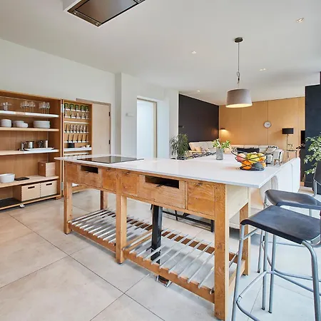 Sleeper - Sleeps 8 Holiday home *