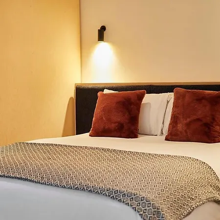 Holiday home Sleeper - Sleeps 8 *