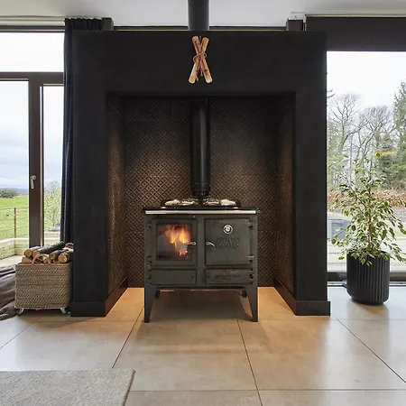 Sleeper - Sleeps 8 *