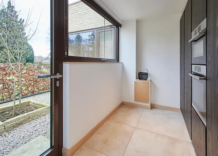 Sleeper - Sleeps 8 *