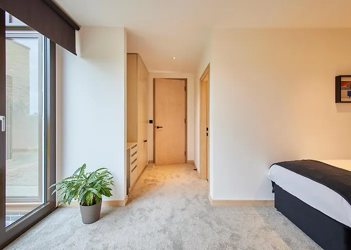 Sleeper - Sleeps 8 Scarborough