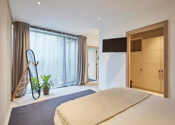 Sleeper - Sleeps 8 Scarborough