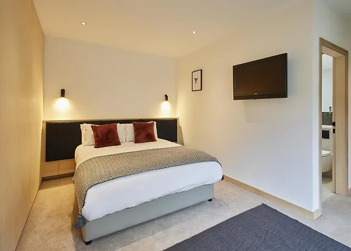 Sleeper - Sleeps 8 * Scarborough