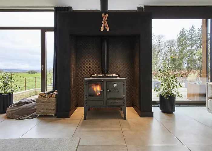 Sleeper - Sleeps 8 *