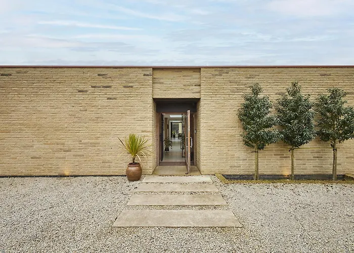 Sleeper - Sleeps 8 * Scarborough