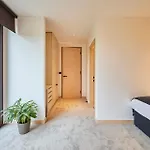 Sleeper - Sleeps 8 Scarborough