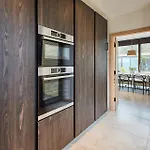 Sleeper - Sleeps 8 *