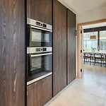 Sleeper - Sleeps 8 Nyaraló