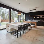 Sleeper - Sleeps 8 Nyaraló *