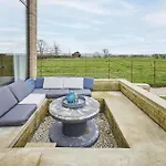 Sleeper - Sleeps 8 Nyaraló *